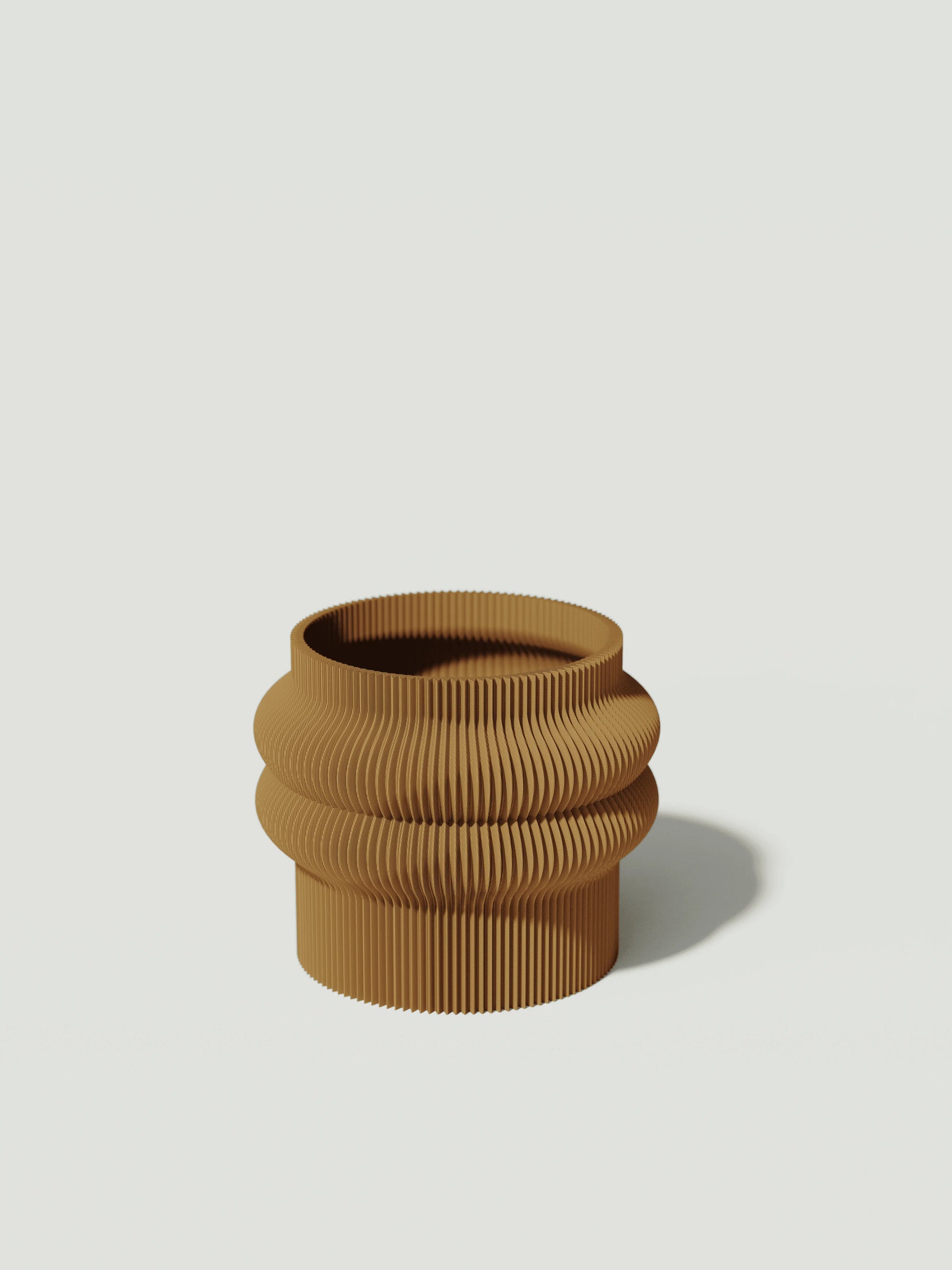 Mooie - Vaso elegante e sostenibile, realizzato in 100% PLA biodegradabile, stampato in 3D e Made in Italy. Il suo design raffinato ed ecologico in senape aggiunge un tocco di stile e sostenibilità a qualsiasi ambiente.