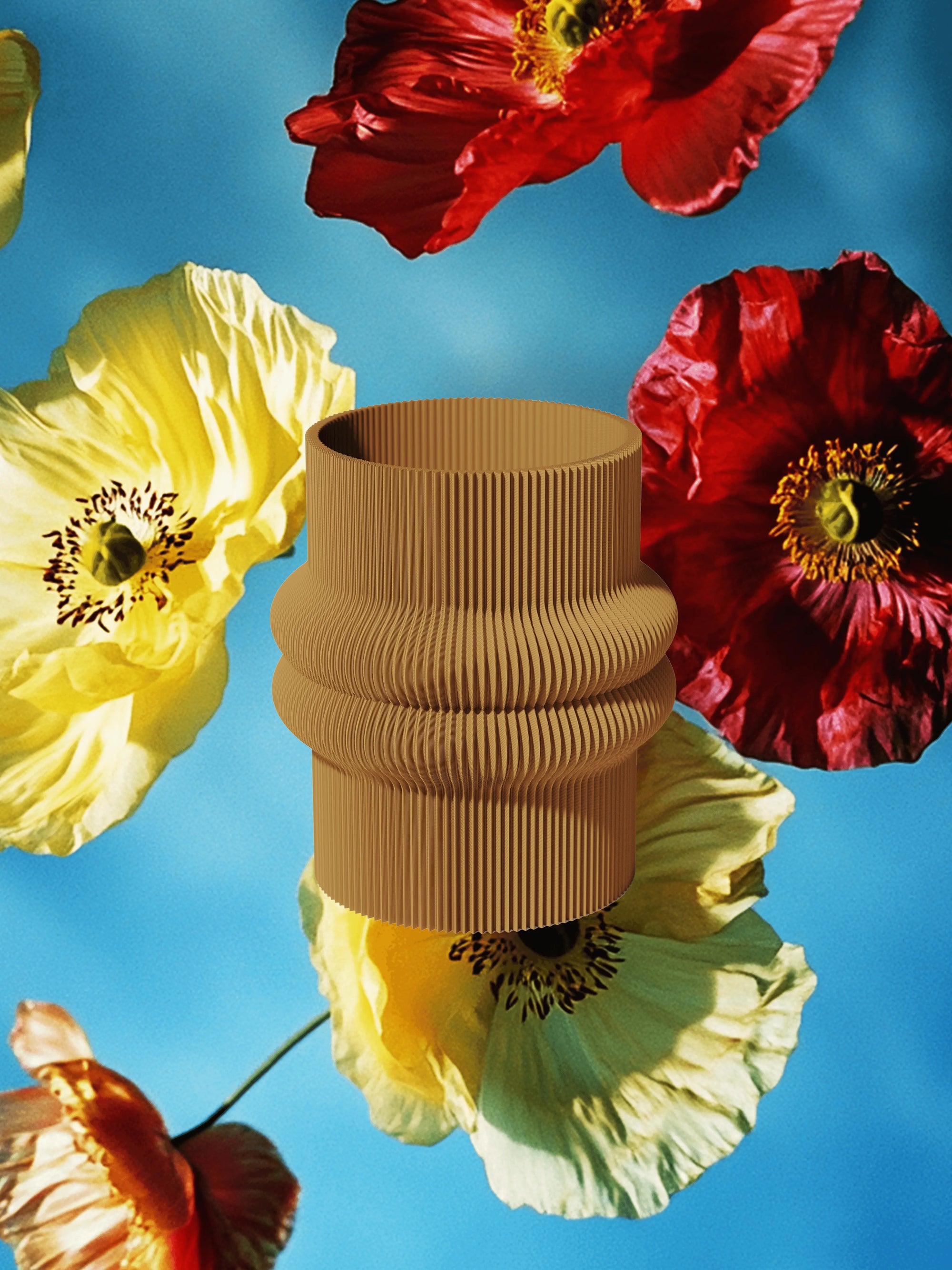 Mooi - Vaso elegante e sostenibile, realizzato in 100% PLA biodegradabile, stampato in 3D e Made in Italy. Il suo design raffinato ed ecologico in senape aggiunge un tocco di stile e sostenibilità a qualsiasi ambiente.
